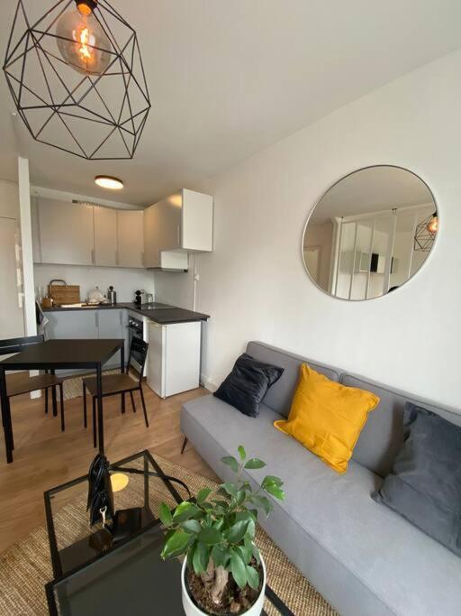 Superbe Studio Avec Parking Gratuit Sur Place Paray-Vieille-Poste Экстерьер фото