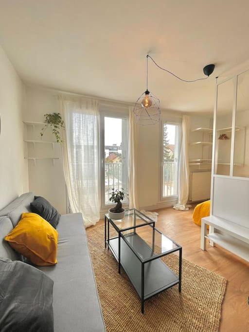 Superbe Studio Avec Parking Gratuit Sur Place Paray-Vieille-Poste Экстерьер фото